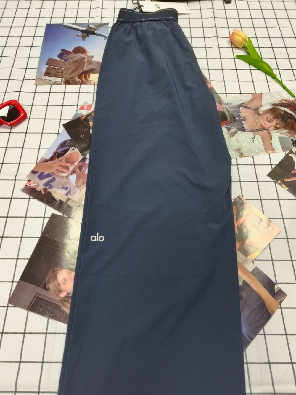 Alo Yoga Daily Commute Casual Navy Blue Pants New With Tags Regular 30" Inseam🥰 - Picture 3 of 8